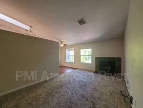 7131 Stella Ln in Carmichael, CA - Building Photo - Building Photo