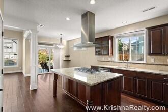 16817 NW Stalder Ln in Portland, OR - Building Photo - Building Photo