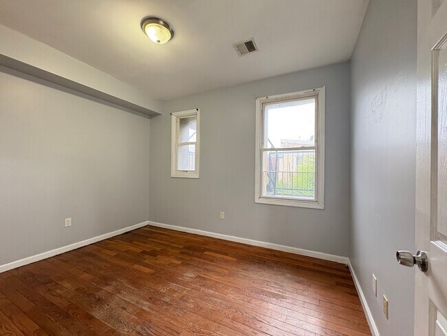 146 Ripley Pl, Unit 2 in Elizabeth, NJ - Building Photo - Building Photo