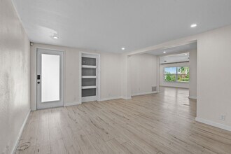 1401 Drew St in Clearwater, FL - Foto de edificio - Building Photo