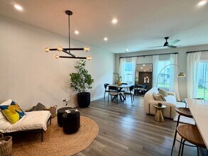 1615 Songbird Ln in Chesapeake, VA - Building Photo - Building Photo