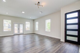 4916 Sunbeam St in Houston, TX - Building Photo - Building Photo