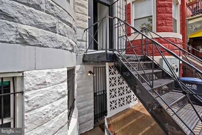 471 Florida Ave NW in Washington, DC - Building Photo - Building Photo