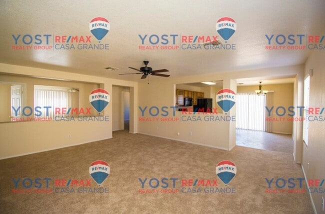 585 W Jardin Loop in Casa Grande, AZ - Building Photo - Building Photo