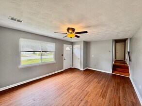 1 Longwood Dr in Hampton, VA - Building Photo - Building Photo