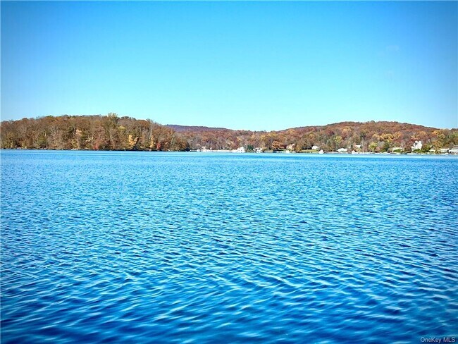 174 E Lake Blvd, Unit 1R in Mahopac, NY - Building Photo - Building Photo