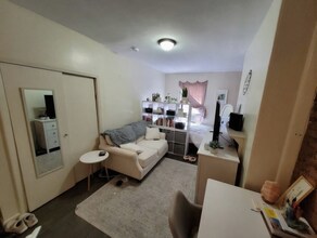 268 Newbury St, Unit 10 in Boston, MA - Foto de edificio - Building Photo