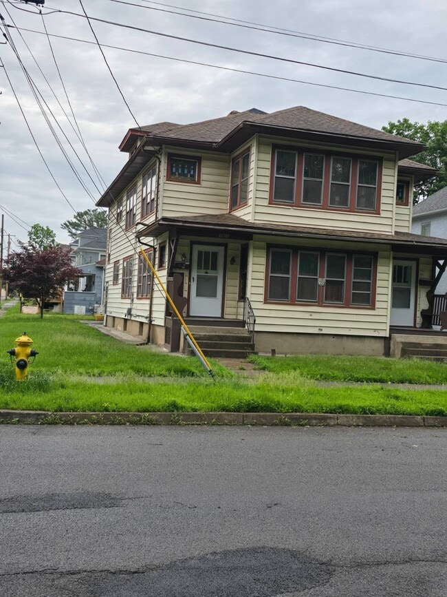 property at 1901 Riverview Dr