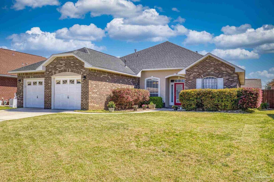 4986 Vizcaya Dr in Pensacola, FL - Building Photo