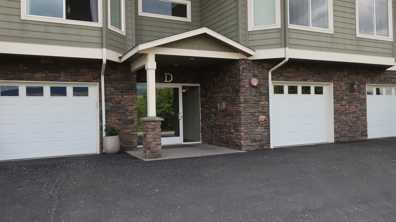 1601 Maiden Ln, Unit D 204 in Wenatchee, WA - Building Photo