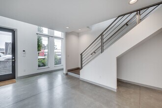 6240 Corson Ave S in Seattle, WA - Foto de edificio - Building Photo
