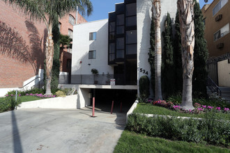 Oxford Apartments in Los Angeles, CA - Building Photo - Building Photo