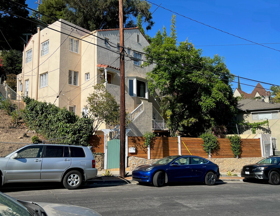 6123 Scenic Ave in Los Angeles, CA - Building Photo