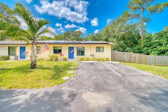 2000 SW 9th St in Fort Lauderdale, FL - Building Photo - Building Photo