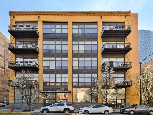 property at 23 N Green St