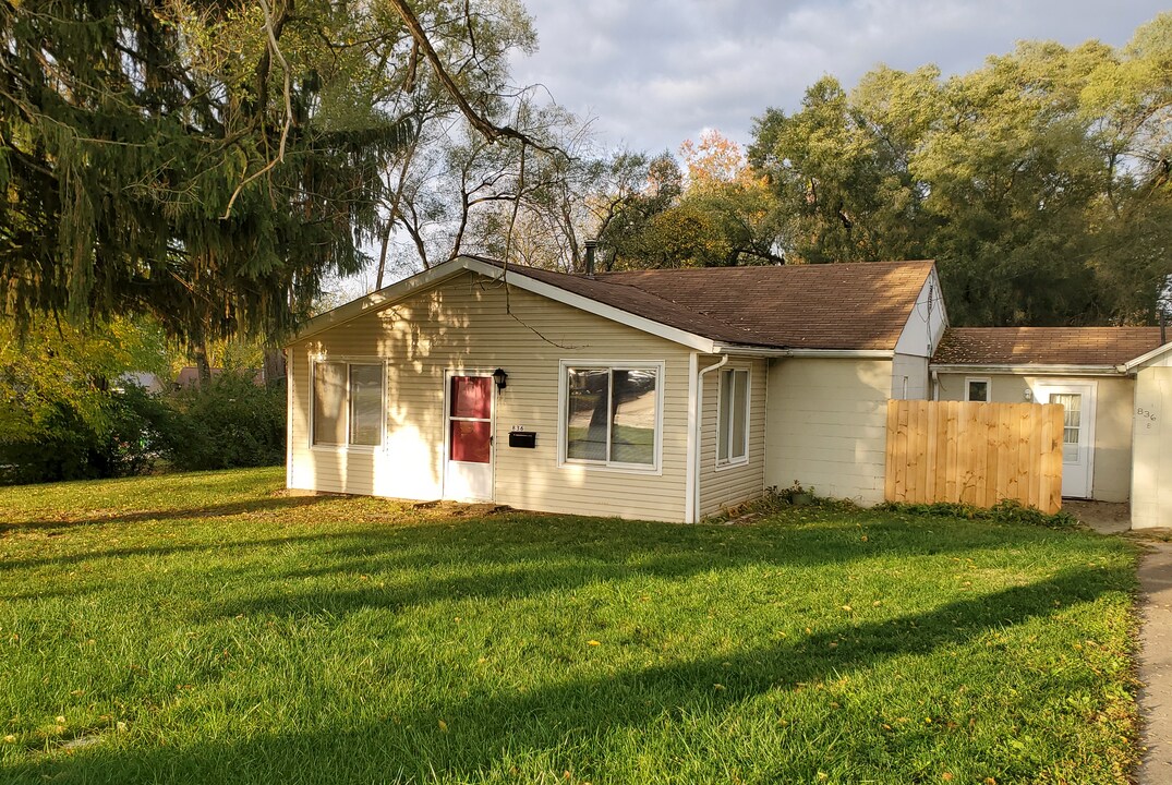 836 Oak Hill Rd, Unit A in Wooster, OH - Building Photo