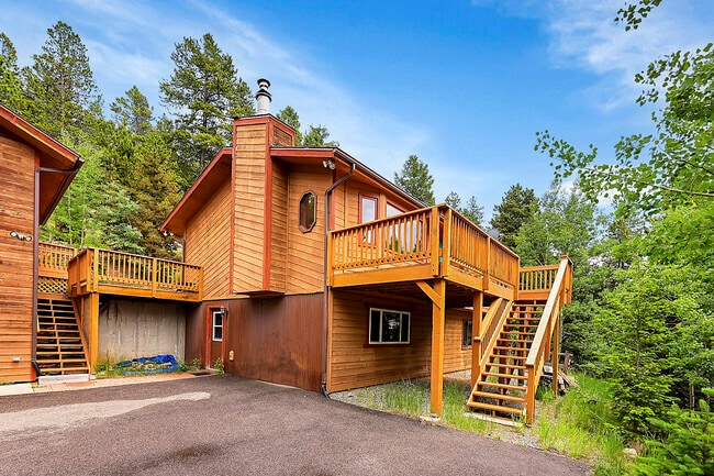 11072 Conifer Mountain Rd in Conifer, CO - Building Photo - Building Photo