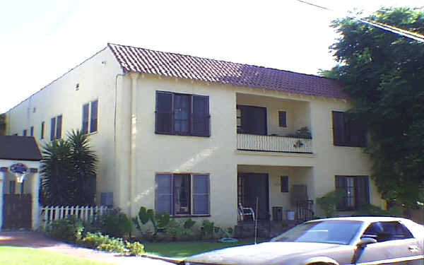 13620 Earlham Dr in Whittier, CA - Foto de edificio