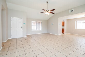 10930 Rosewood Ct in La Porte, TX - Building Photo - Building Photo