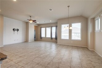 104 Finley St in Hutto, TX - Building Photo - Building Photo