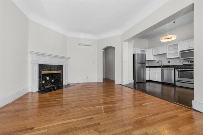 261 Beacon St in Boston, MA - Building Photo - Building Photo