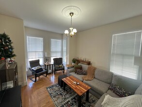 64 Plymouth St, Unit T in Cambridge, MA - Building Photo - Building Photo