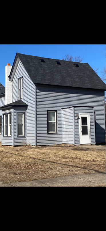 property at 103 N Pearl St