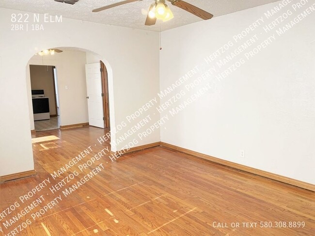 822 N Elm St in Ponca City, OK - Building Photo - Building Photo