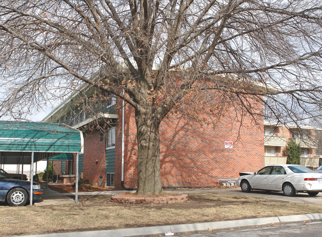 Misty Creek Apartments in Lawrence, KS - Building Photo - Building Photo