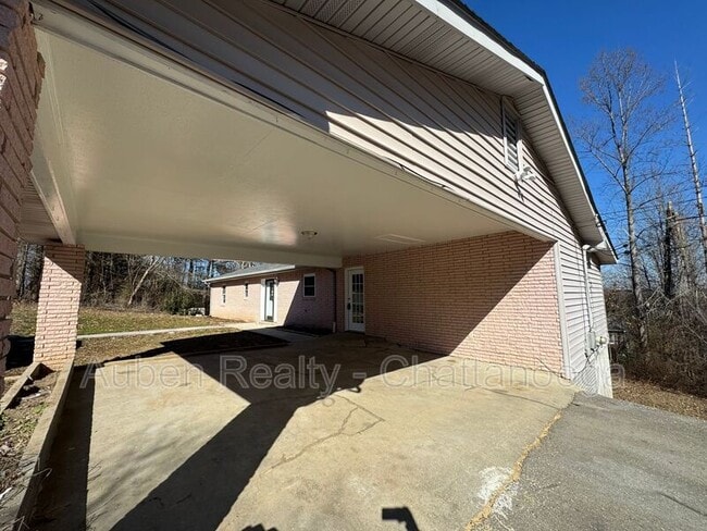 5035 Silver Ln in Apison, TN - Building Photo - Building Photo