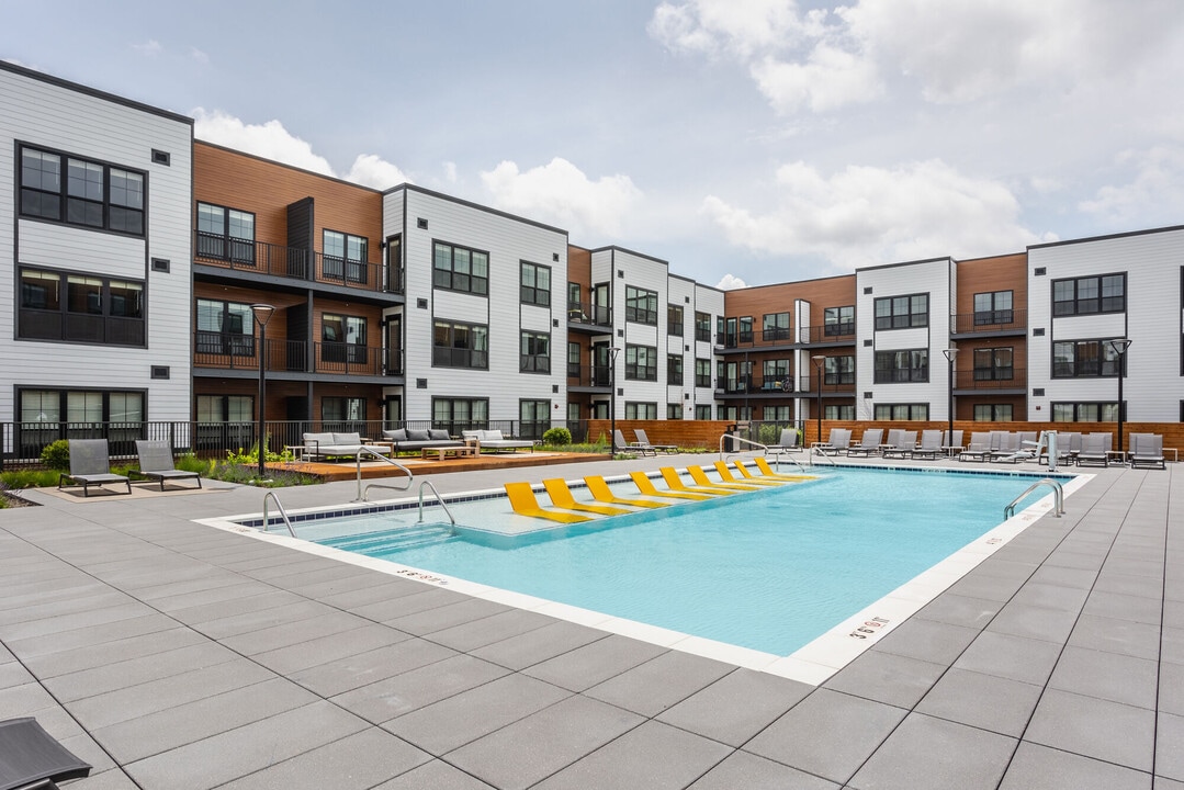Hobbs Station in Plainfield, IN - Foto de edificio