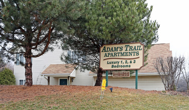 Adam's Trail in Racine, WI - Foto de edificio - Building Photo