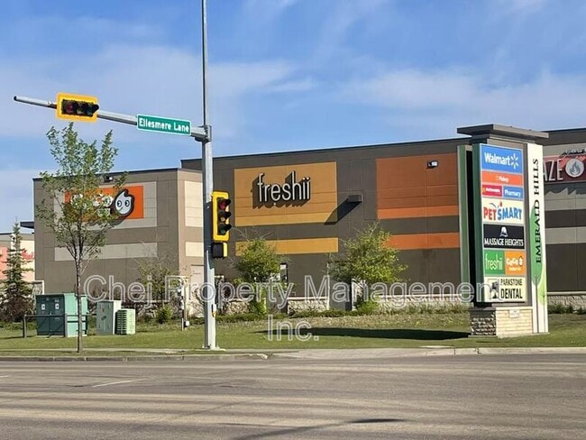 7700 Ellesmere Ln in Sherwood Park, AB - Building Photo - Building Photo