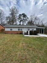 123 Arthur Ct in Jacksonville, NC - Building Photo