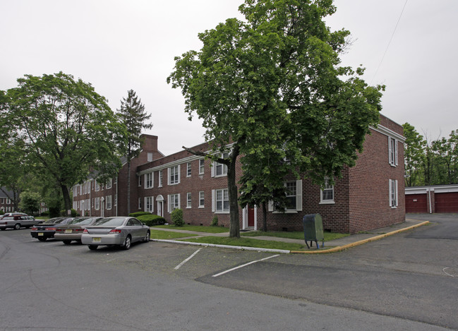 Elm Park Village in East Orange, NJ - Building Photo - Building Photo