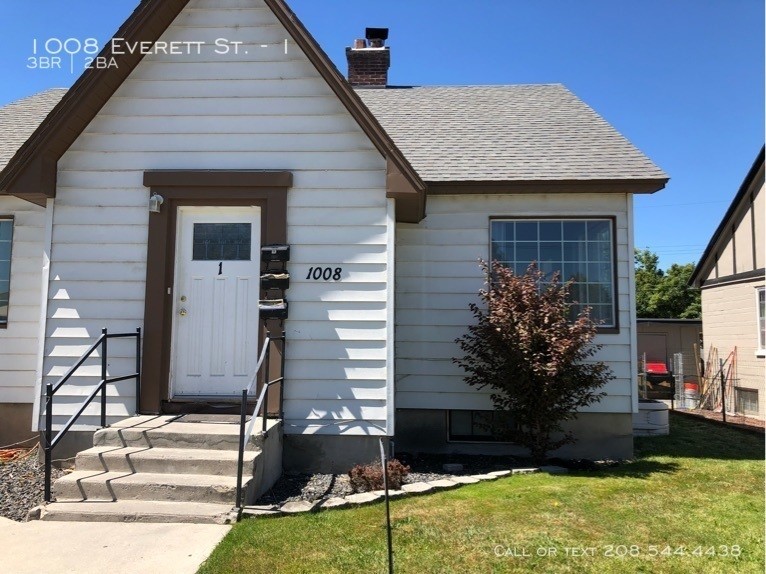 1008 Everett St-Unit -1 in Caldwell, ID - Building Photo