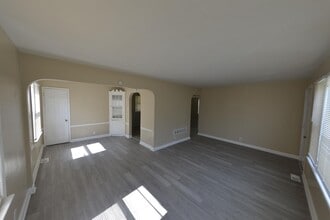 6317 Abbott Dr in Berkeley, MO - Building Photo - Building Photo