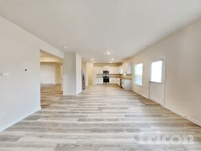 244 Oliver Dr in Locust Grove, GA - Foto de edificio - Building Photo