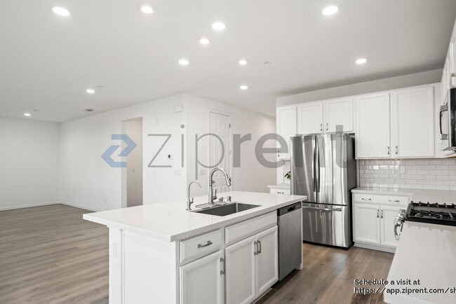 property at 861 Pipit St