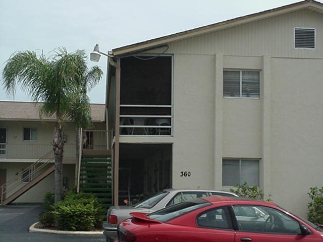 300 Base Ave E in Venice, FL - Building Photo