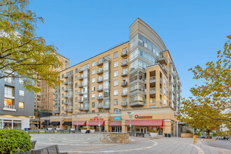 One Independence Plaza in Hyattsville, MD - Building Photo - Building Photo