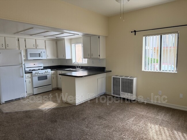 4695 Bancroft St in San Diego, CA - Building Photo - Building Photo