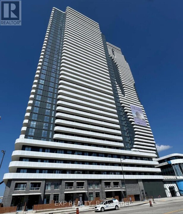 28-628 Interchange Wy in Vaughan, ON - Building Photo