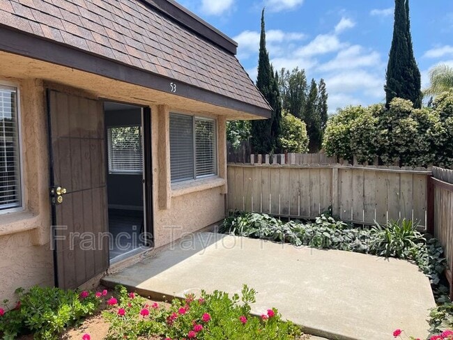 property at 2121 E Grand Ave