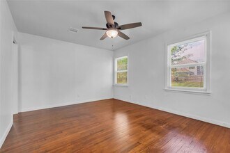 848 1/2 Fisher Street Unit in Houston, TX - Building Photo - Building Photo