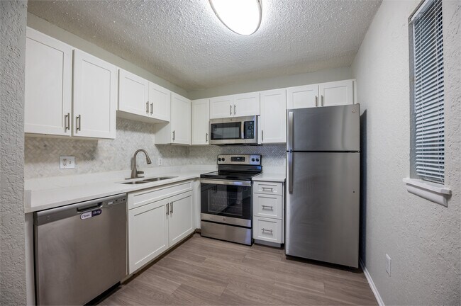 The Apartments at Oak Creek