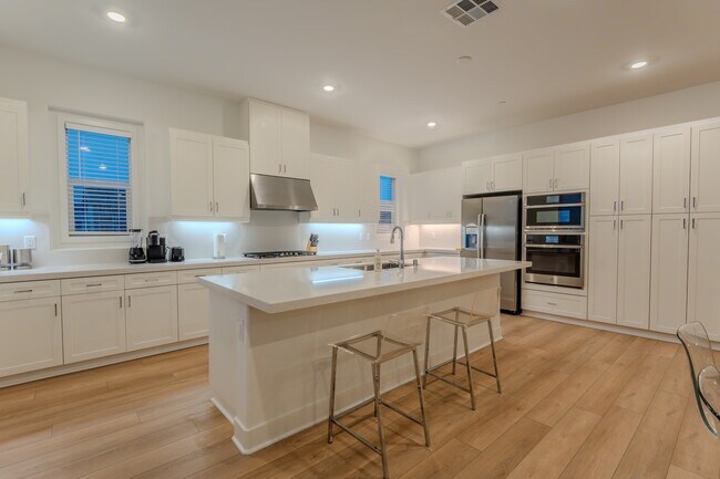 241 Proctor in Irvine, CA - Building Photo - Building Photo