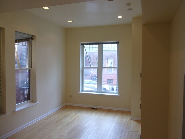 1514 N 17th St in Philadelphia, PA - Building Photo - Building Photo