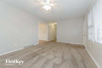 8607 Elm Ave in Raytown, MO - Building Photo - Building Photo