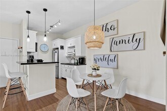 9731 Hammocks Blvd in Miami, FL - Building Photo - Building Photo